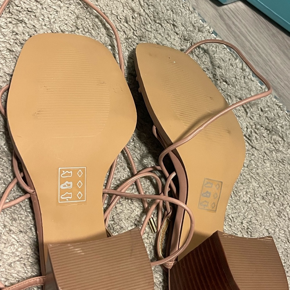 ALDO Mauve Pink Chunky Lace Up Heels Size 8 - Picture 4 of 6